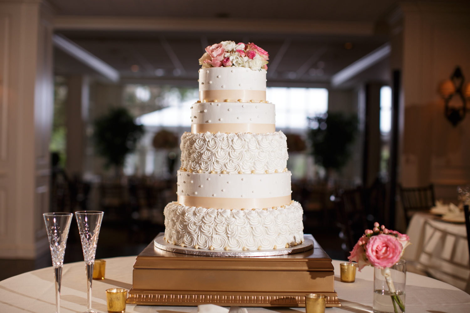 Gold and ivory buttercream cake