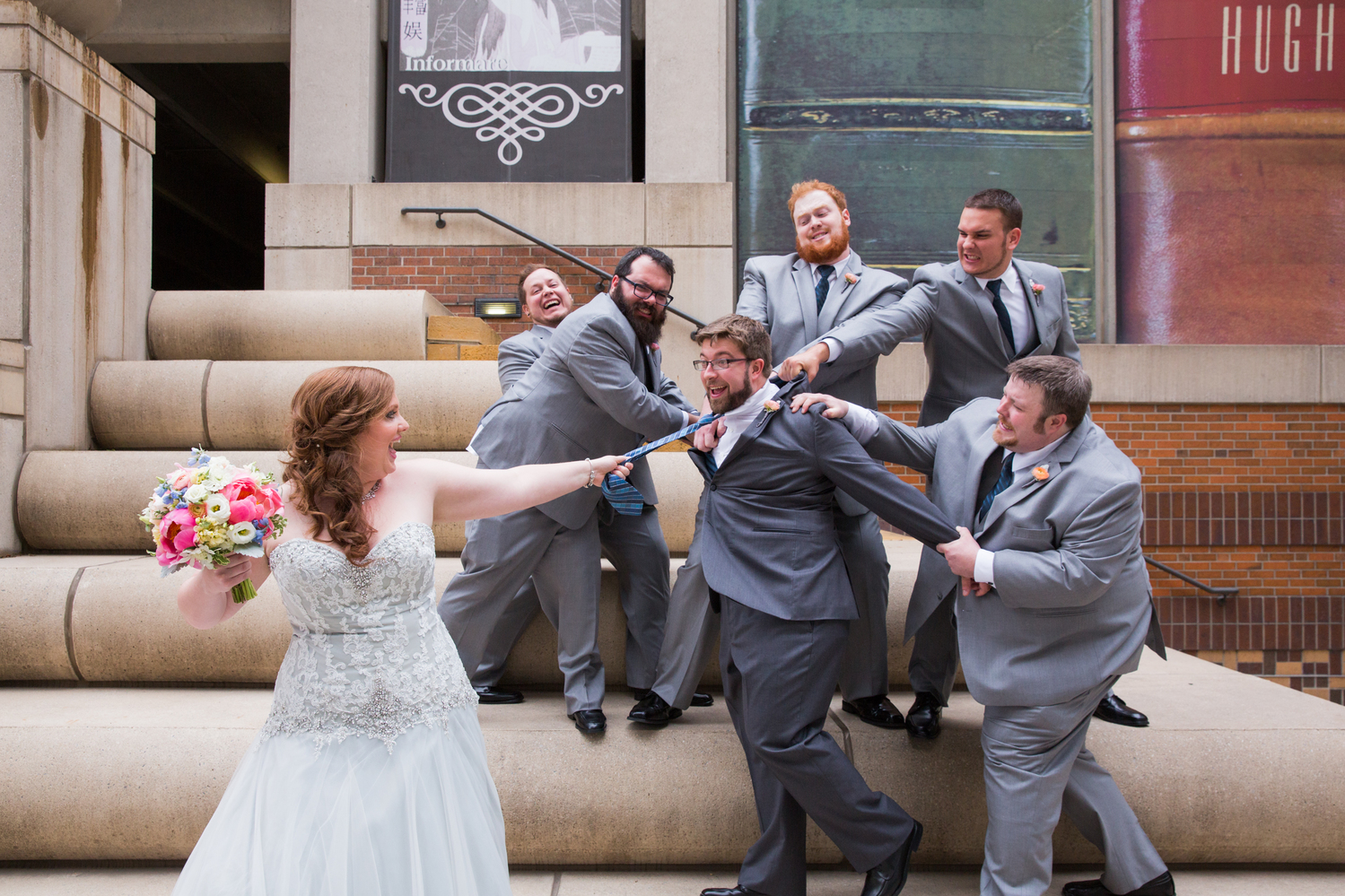 funny wedding party portraits