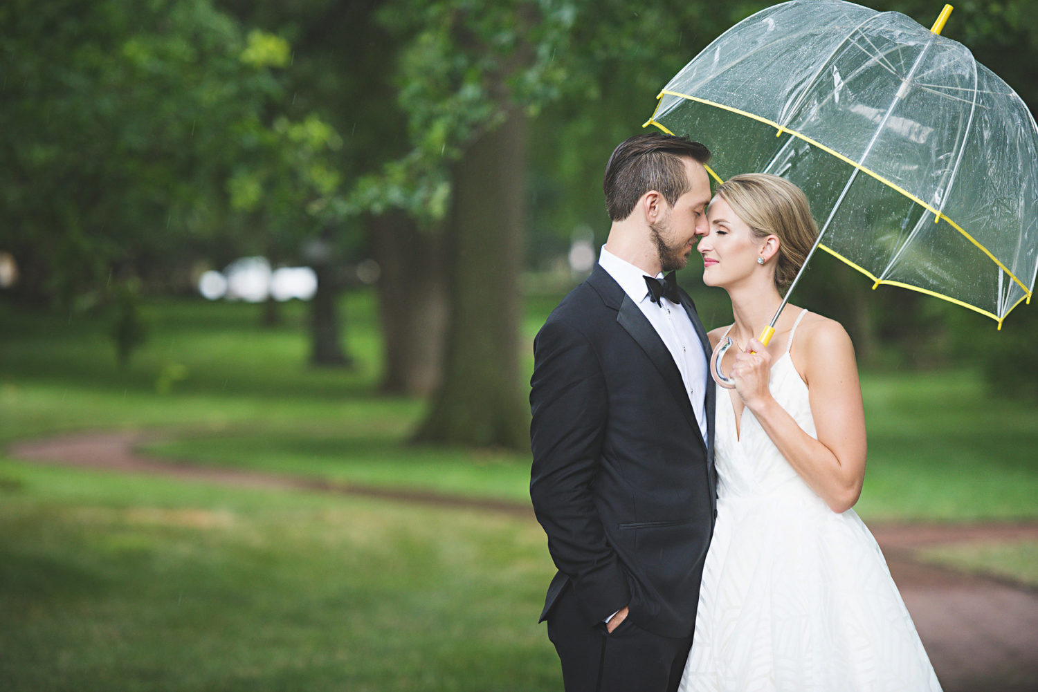 umbrella wedding pictures